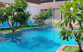 ฟูราม่า เอ็กซ์คลูซีฟ สาธร กรุงเทพฯ